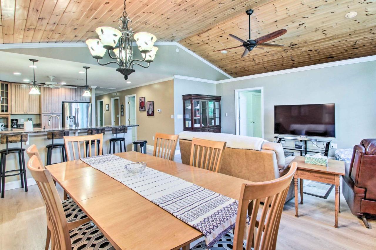 Readfield Retreat With Lake Maranacook Views! Екстериор снимка